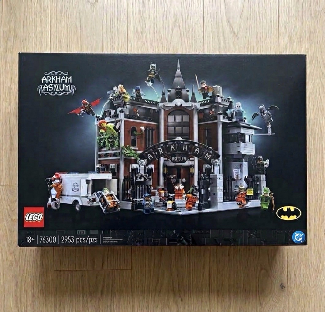LEGO DC Batman Arkham Asylum 76300 Complete Set 2953 Pcs Age 18+ Box