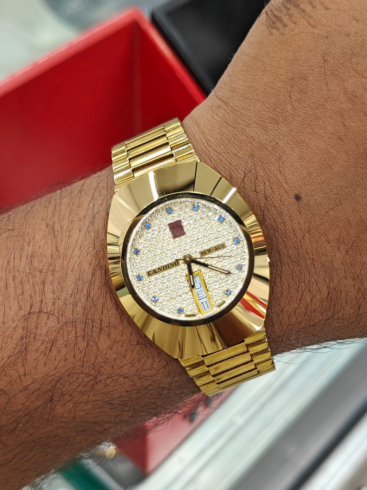 Vintage Candino New Age Diastar 35mm ETA 2836 Swiss Made Gold Tone Day/Date