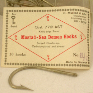 Mustad 7731A 5/0 Knife P Needle Eye Demon Hook 10Ct