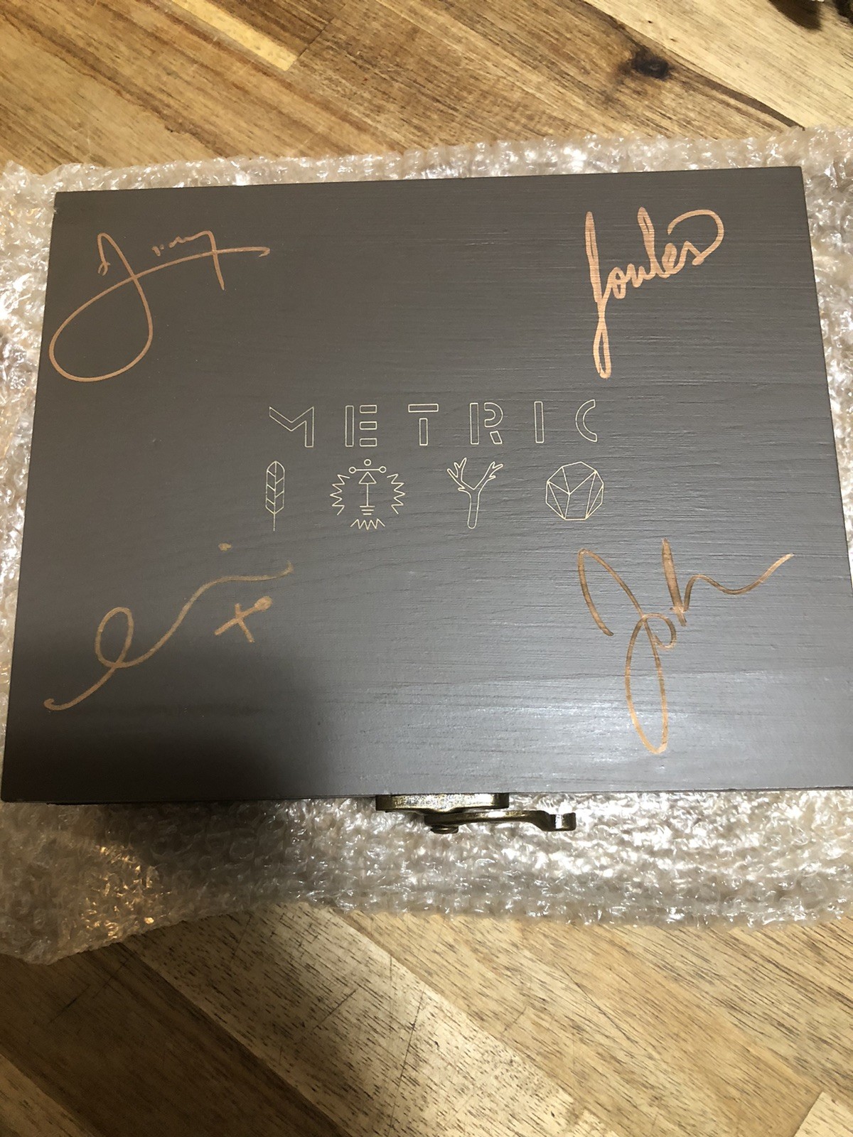 Metric Signed Cassette Boxset Not Cd Rare Emily Hanes Metric Signed Cassette Boxset Not Cd Rare Emily Hanes