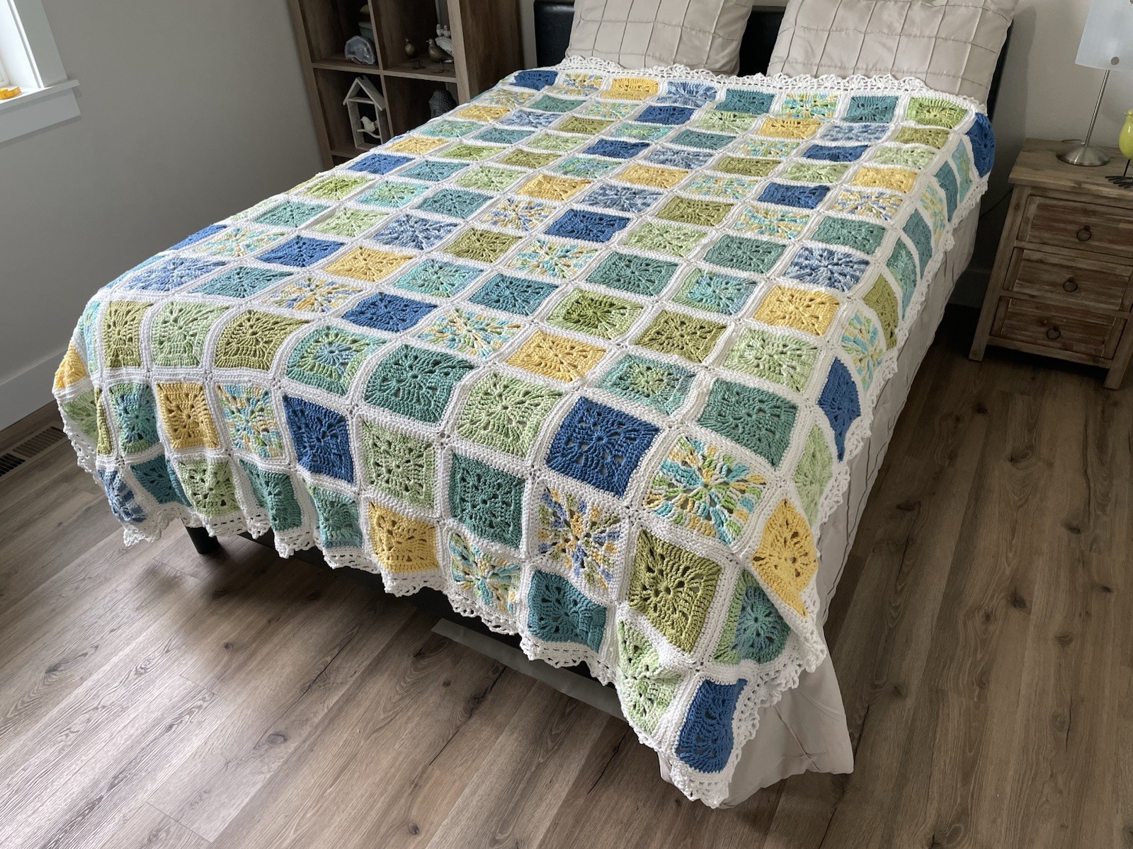 Vintage Hand Crocheted Granny Square Afghan Bedspread 91x80 Blue Green Yellow