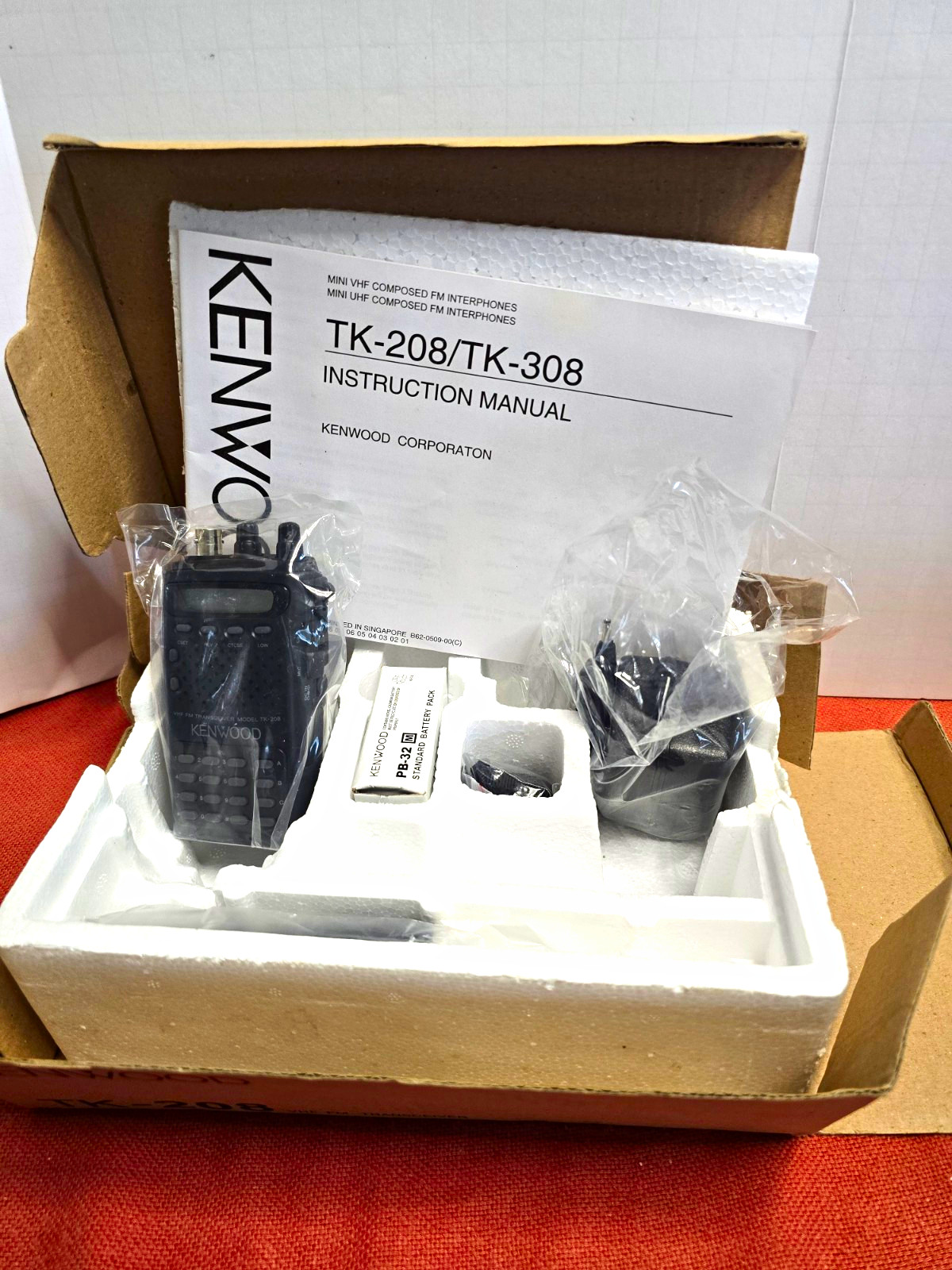 kenwood tk-208/tk-308 portable fm two-way radio vhf open box kenwood tk-208/tk-308 portable fm two-way radio vhf open box