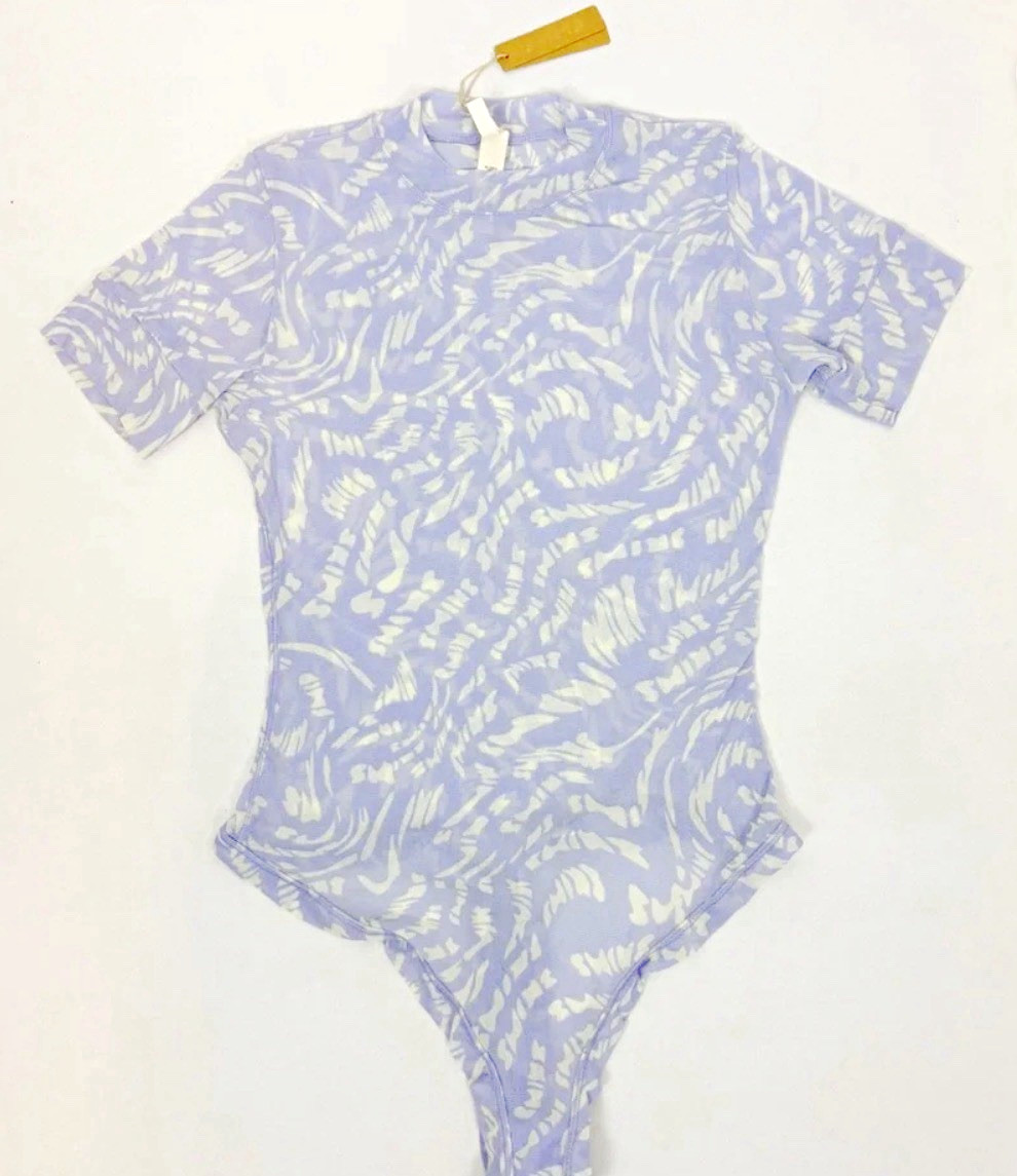 SKIMS summer mesh Lilac Swirl Short Sleeve Stretch Bodysuit Women’s Size M SKIMS summer mesh Lilac Swirl Short Sleeve Stretch Bodysuit Women’s Size M
