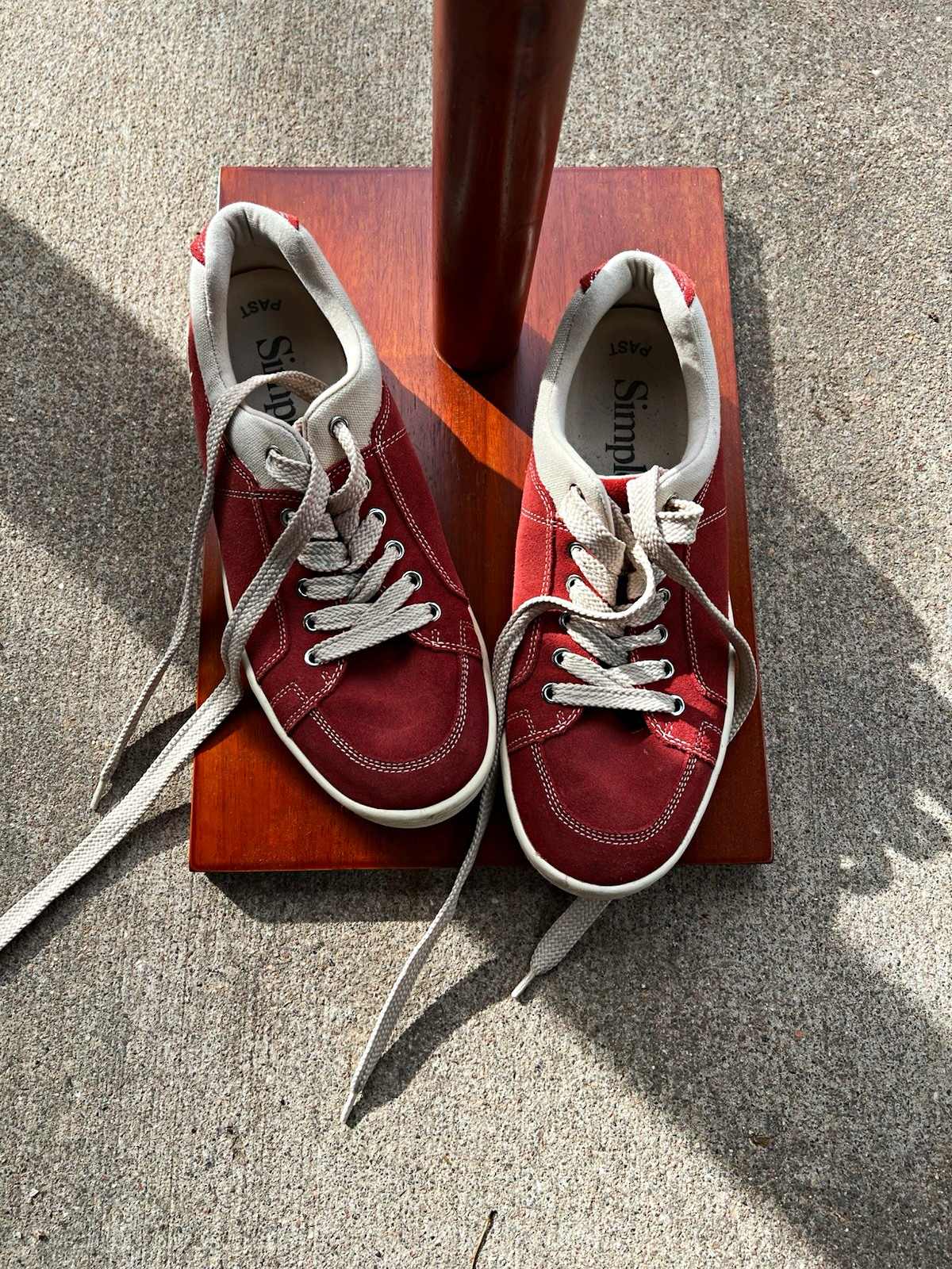 Vintage Simple Men\'s Lace-Up Low-Top OS Sneaker Cherry Red Suede/Canvas US 9.5 Vintage Simple Men\'s Lace-Up Low-Top OS Sneaker Cherry Red Suede/Canvas US 9.5