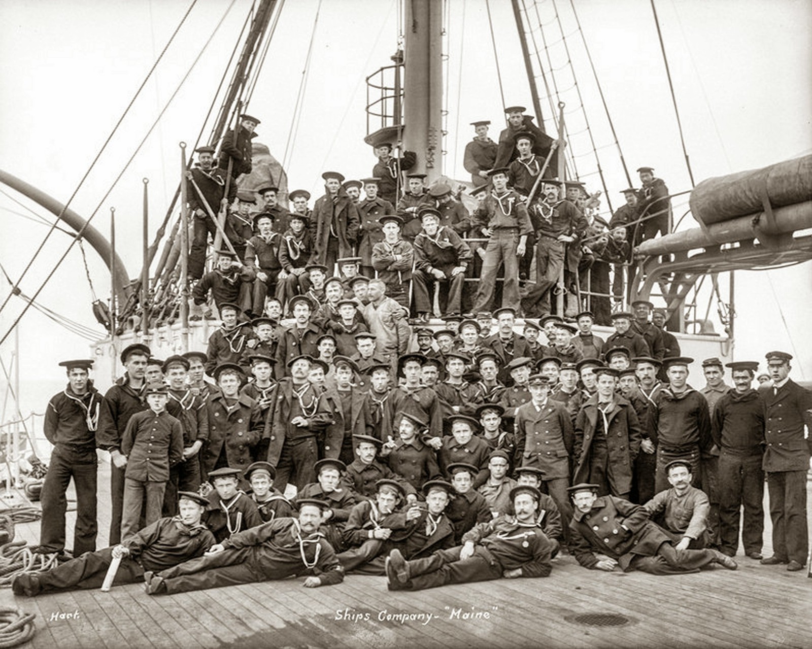1896 USS MAINE & CREW Historic PHOTO  (199-Z)