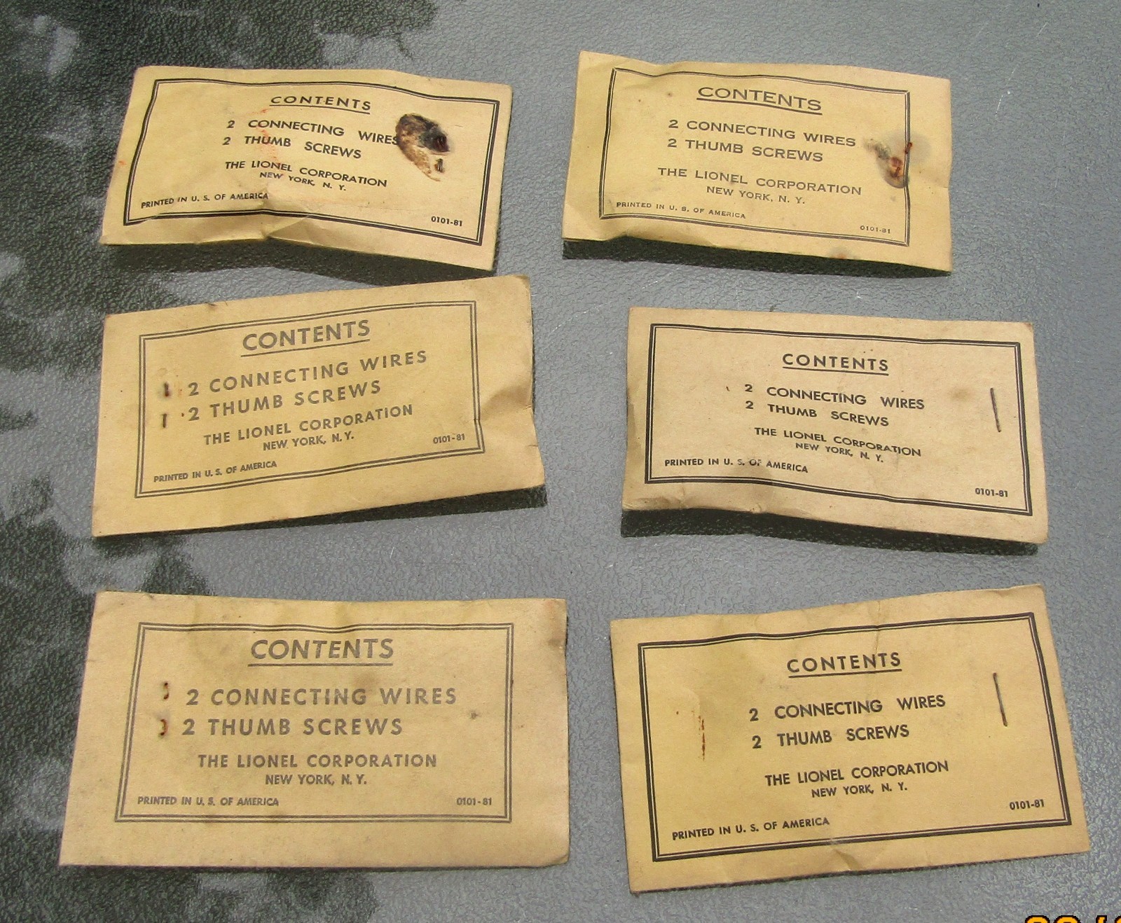(6) Vintage Lionel #0101-81 Packets Connecting Wires And Thumb Screws UNUSED NOS (6) Vintage Lionel #0101-81 Packets Connecting Wires And Thumb Screws UNUSED NOS