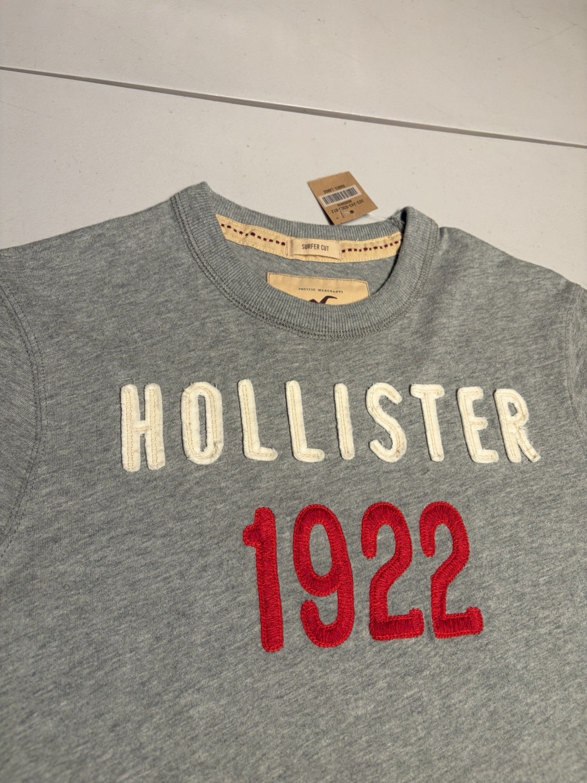New Hollister Shirt Men’s Large HCO Lifeguard T Surfer Cut Embroidered Gray VTG New Hollister Shirt Men’s Large HCO Lifeguard T Surfer Cut Embroidered Gray VTG