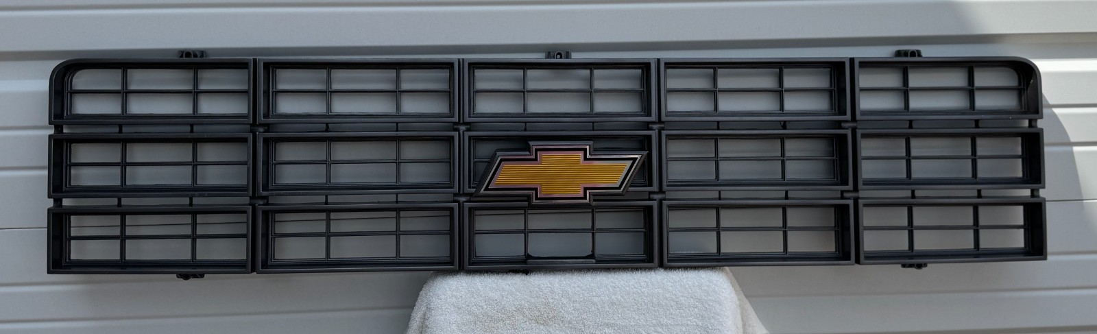 NOS GM Part #14004753 1977-1979 Chevy Square Body Front Grill Insert