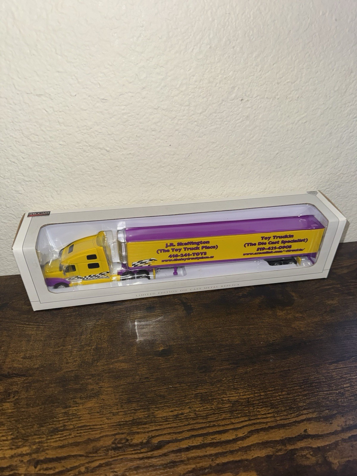 Toy Truckin 770 Volvo 53\' TRLR Split Door - 1:64 Scale model by SpecCast #31508 Toy Truckin 770 Volvo 53\' TRLR Split Door - 1:64 Scale model by SpecCast #31508