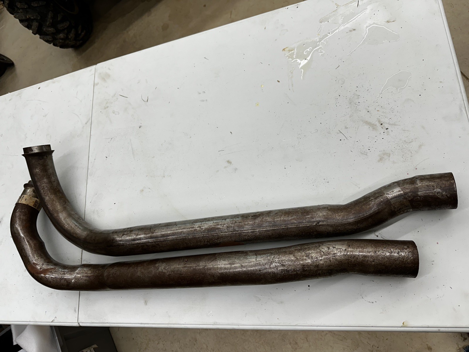 NOS GM 3849861 / 3949862 64/65 CORVETTE 2 1/2” front exhaust pipes RH/LH 327 NOS GM 3849861 / 3949862 64/65 CORVETTE 2 1/2” front exhaust pipes RH/LH 327