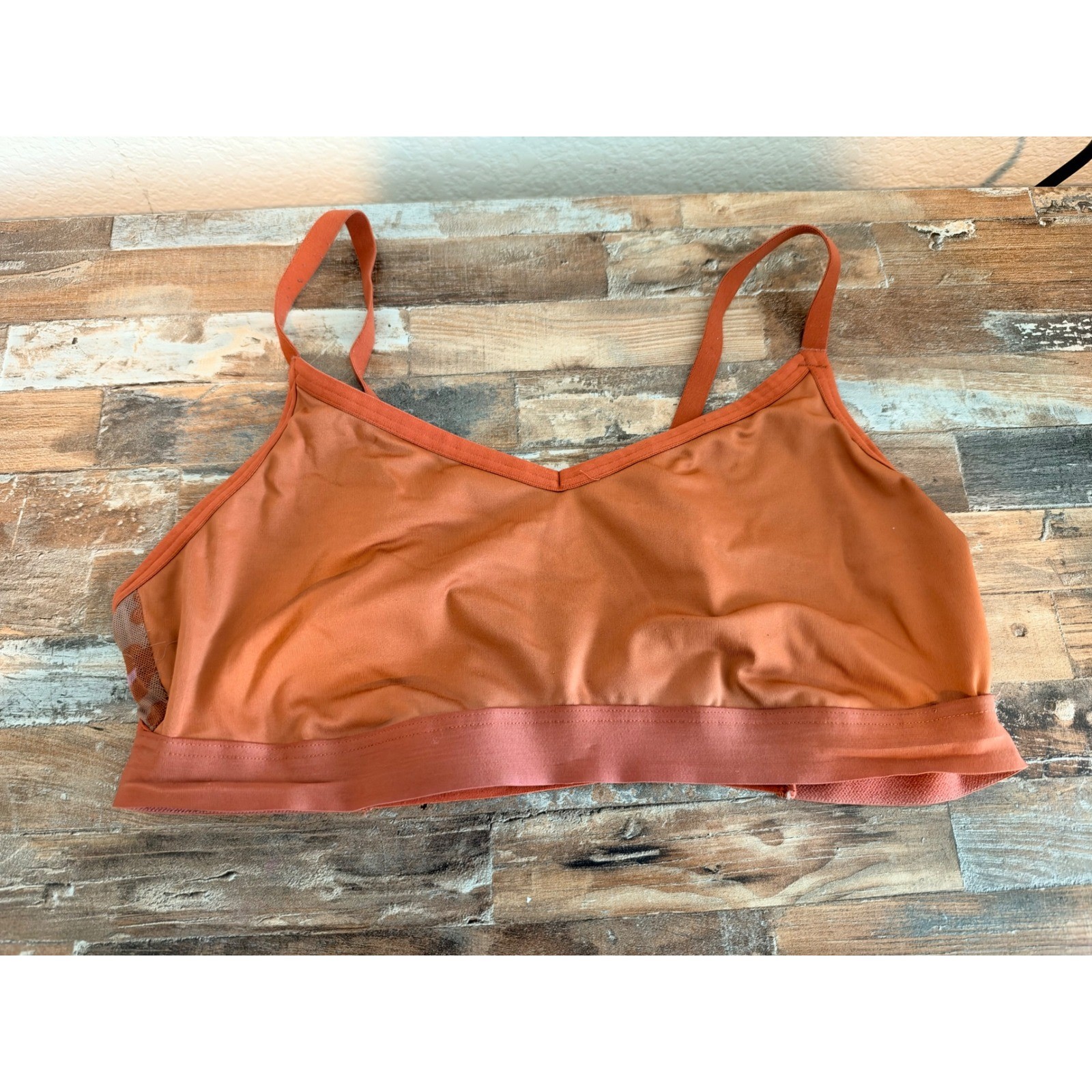 OFFLINE by Aerie Real Me Mesh Back Sports Bra Rust Orange Leopard Print Large OFFLINE by Aerie Real Me Mesh Back Sports Bra Rust Orange Leopard Print Large