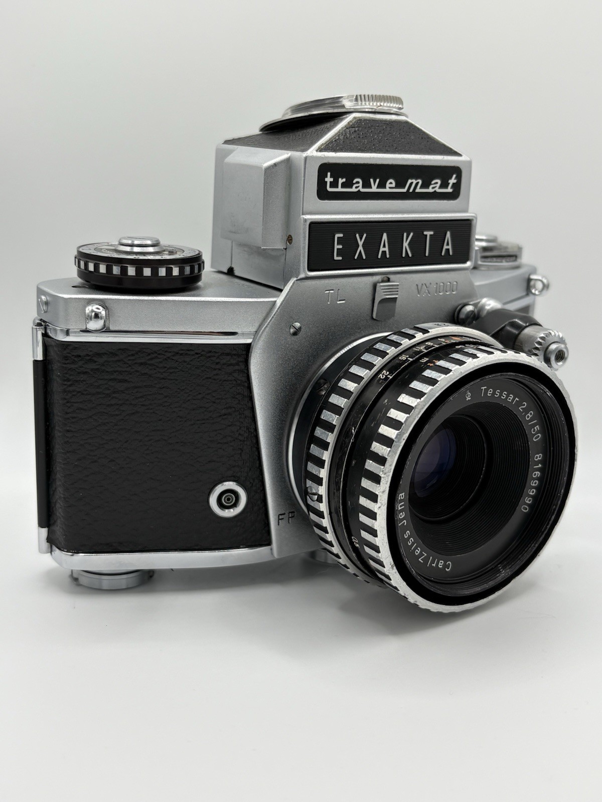Exakta VX1000 35mm Camera Zeiss Jena Tessar 50mm f/2.8 + Travemat Exakta VX1000 35mm Camera Zeiss Jena Tessar 50mm f/2.8 + Travemat