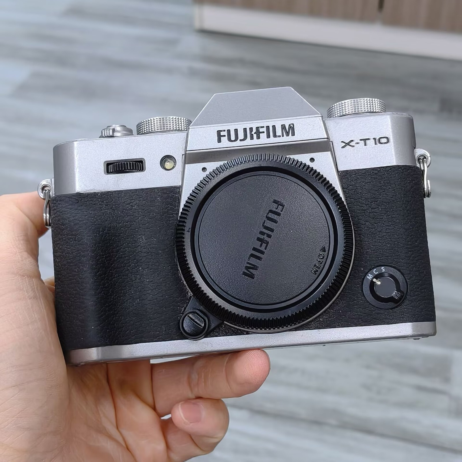 Fuji Fujifilm X-T10 XT10 XT-10 16.3MP Silver Mirrorless Digital Camera Body Only