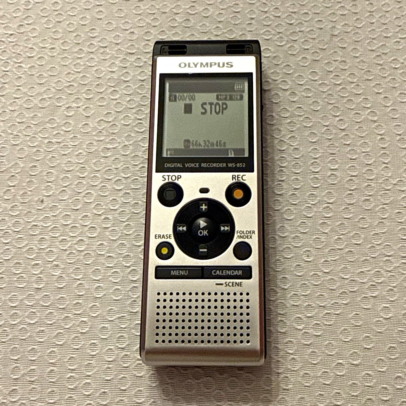 Olympus WS-852 Digital Voice Recorder Built-In USB 4GB Expandable by MicroSD