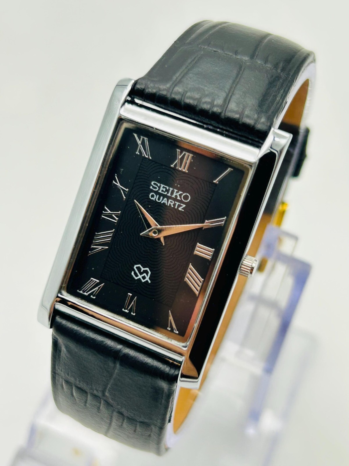 Vintage Refurbished Seiko Slim Quartz Men's Wrist Watch-Classic Watch