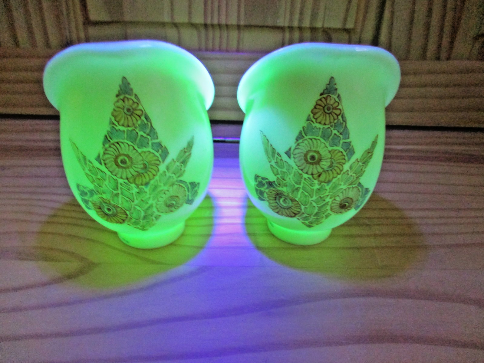 Rare Antique Custard Lightolier Uranium Glow Glass Wall Scones Set of 2 Art Deco Rare Antique Custard Lightolier Uranium Glow Glass Wall Scones Set of 2 Art Deco