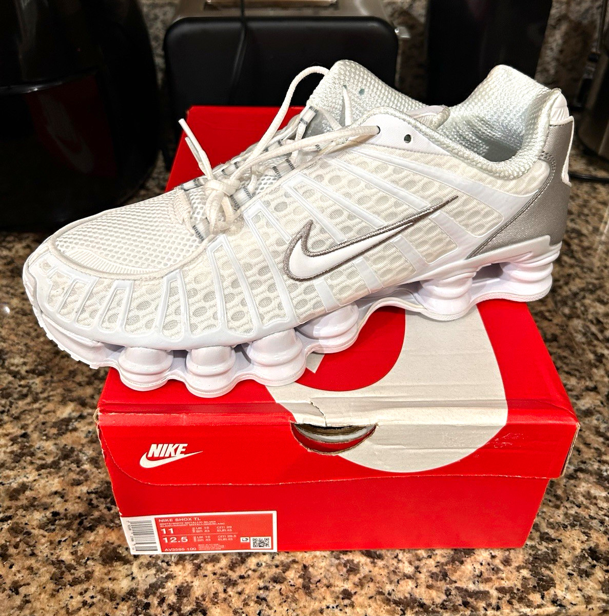Nike Shox TL Men’s Low Top Lace-Up Sneaker White/Metallic Silver AV3595-100 Nike Shox TL Men’s Low Top Lace-Up Sneaker White/Metallic Silver AV3595-100