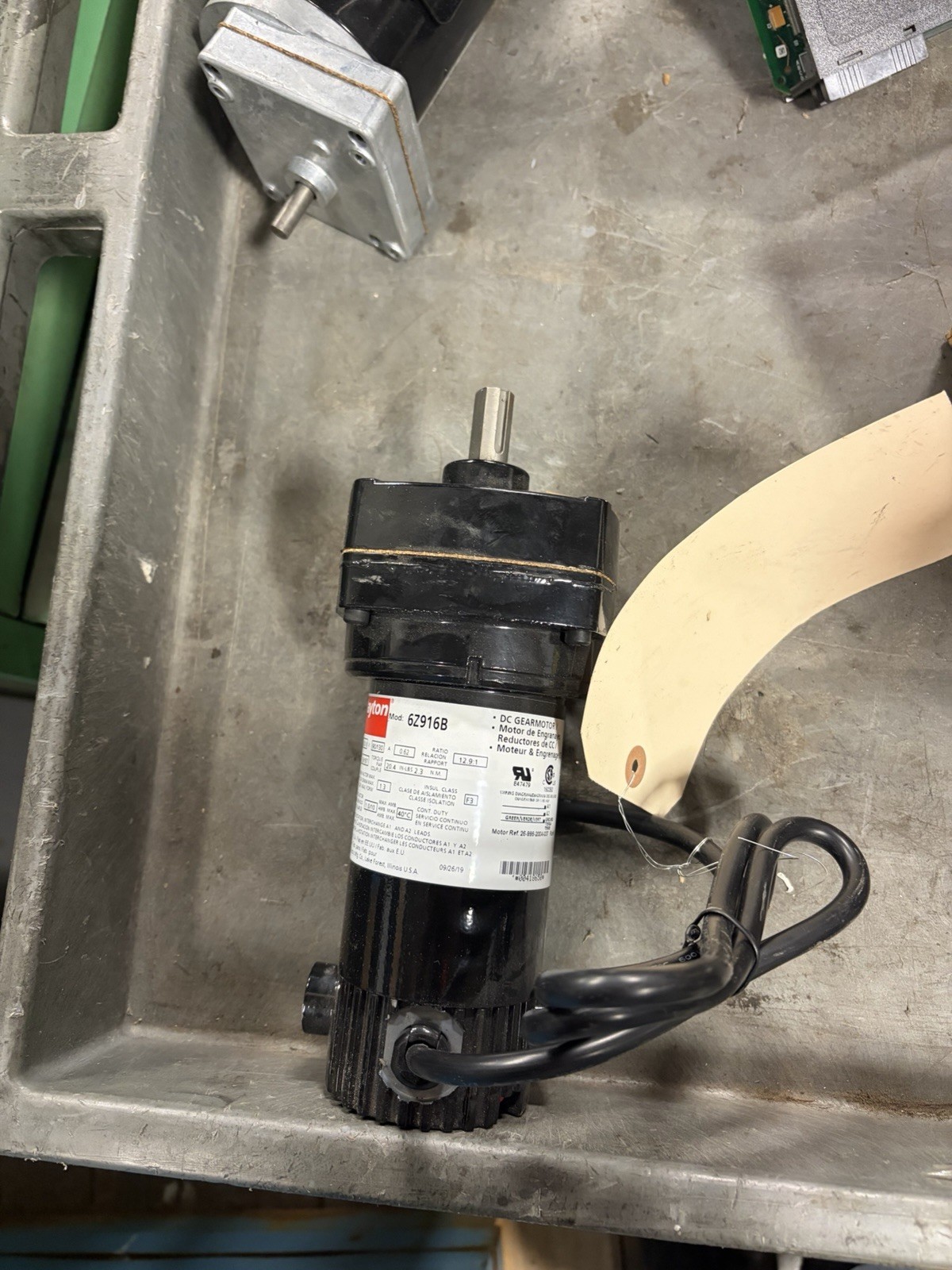 NEW NO BOX Dayton 6Z916B DC Gearmotor 90V 139 RPM NEW NO BOX Dayton 6Z916B DC Gearmotor 90V 139 RPM