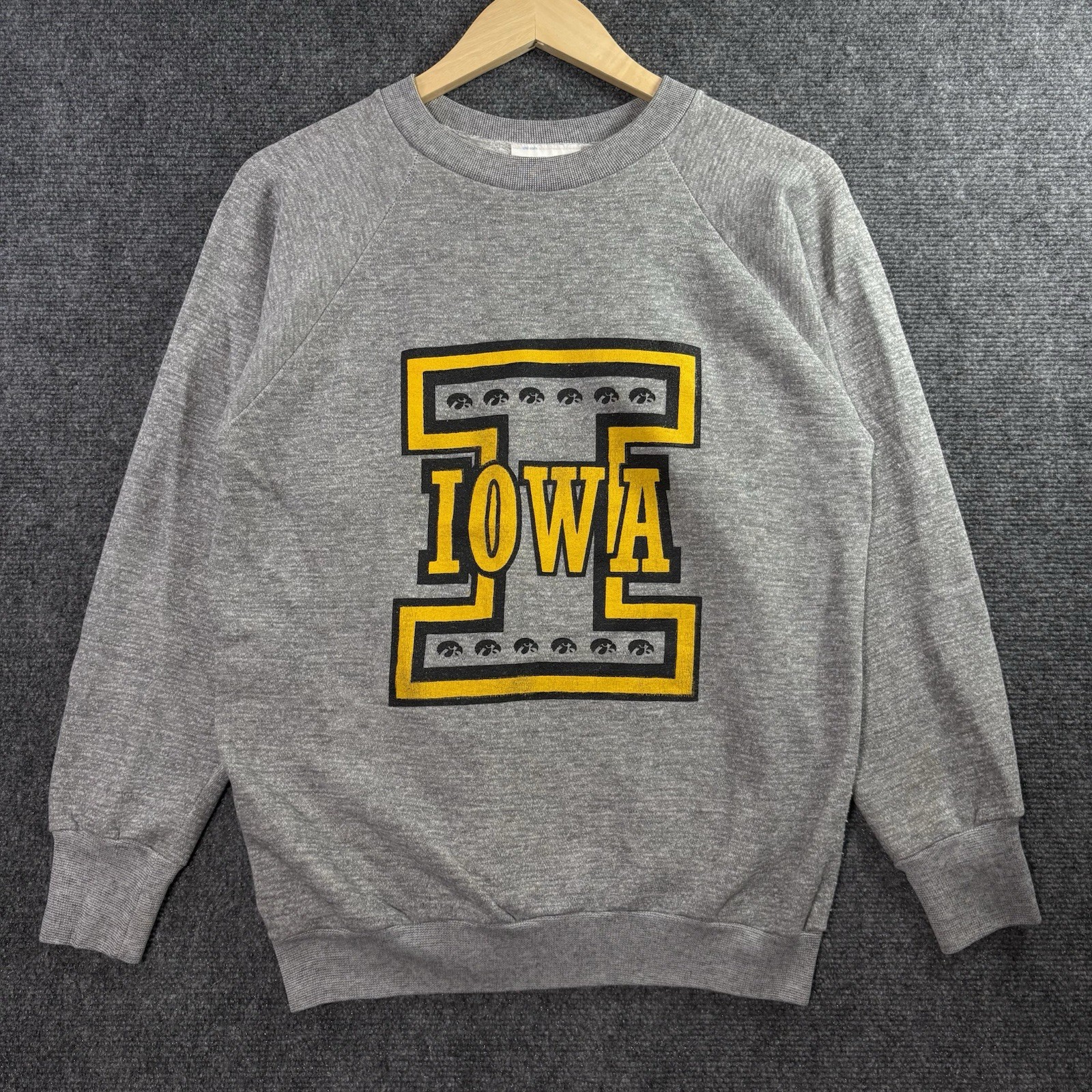 VTG 80s University Of Iowa Crewneck Sweatshirt Women’s M Gray Hawkeyes RAYON VTG 80s University Of Iowa Crewneck Sweatshirt Women’s M Gray Hawkeyes RAYON