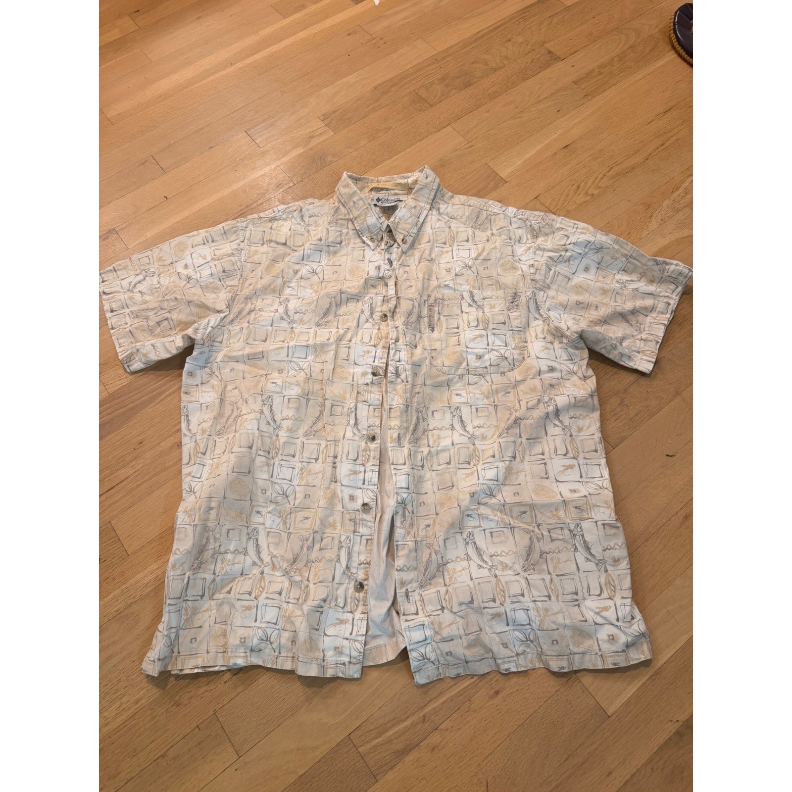 Columbia River Lodge Mens XL Short Sleeve Button Up Shirt Fishing Graphic Tan Columbia River Lodge Mens XL Short Sleeve Button Up Shirt Fishing Graphic Tan