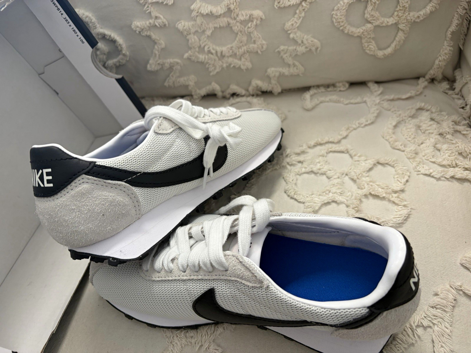 Nike LD 1000 Low Top Sneakers Summit White/Black HF3227-100 women’s 6 men’s 4.5 Nike LD 1000 Low Top Sneakers Summit White/Black HF3227-100 women’s 6 men’s 4.5
