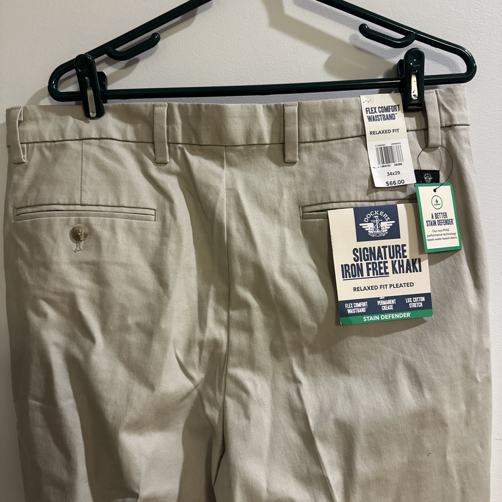 Dockers Mens Signature Iron Free Relaxed Khakis Flex Comfort Waistband 34X29 NWT Dockers Mens Signature Iron Free Relaxed Khakis Flex Comfort Waistband 34X29 NWT