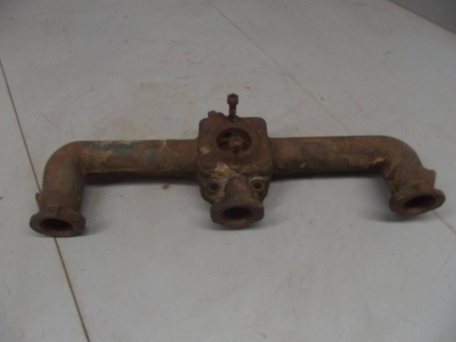 CHEVROLET 6 CYLINDER INTAKE MANIFOLD 235 I6 3754644 chevy truck CHEVROLET 6 CYLINDER INTAKE MANIFOLD 235 I6 3754644 chevy truck