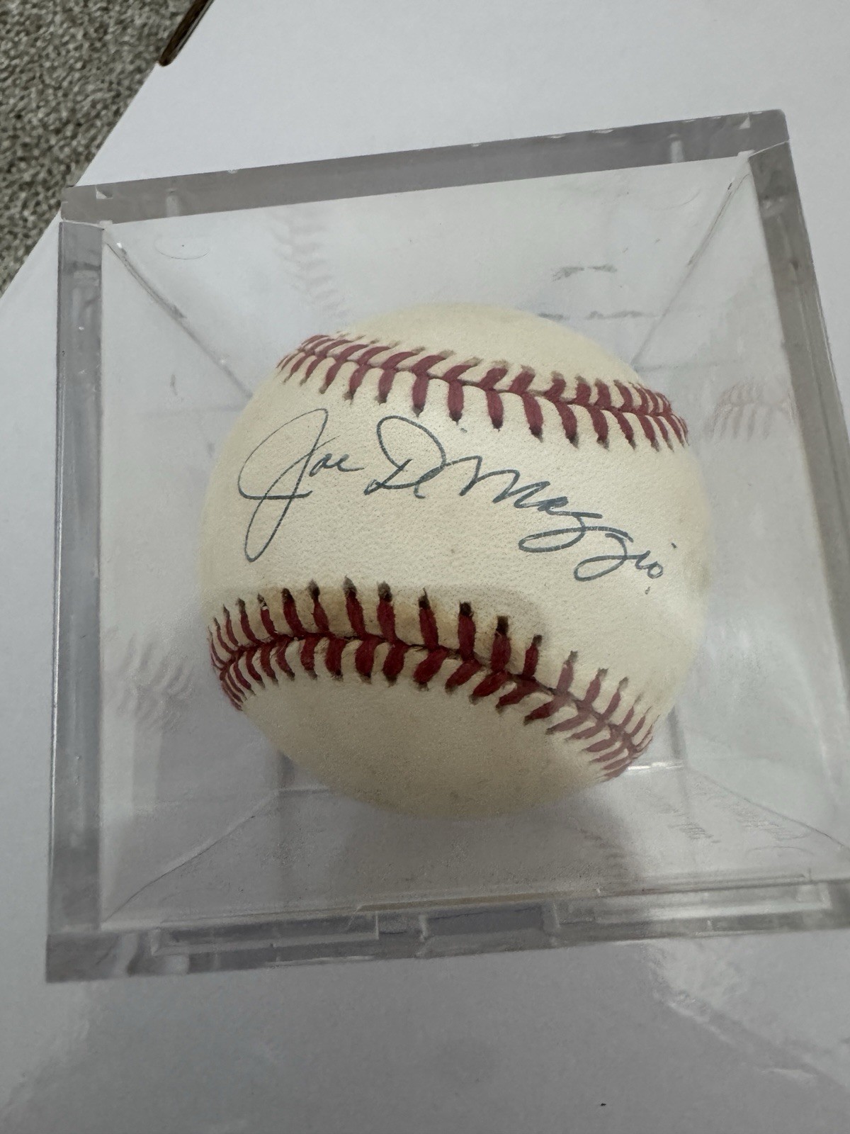 Joe Dimaggio Autographed Baseball Authentic Fast Shipping Joe Dimaggio Autographed Baseball Authentic Fast Shipping