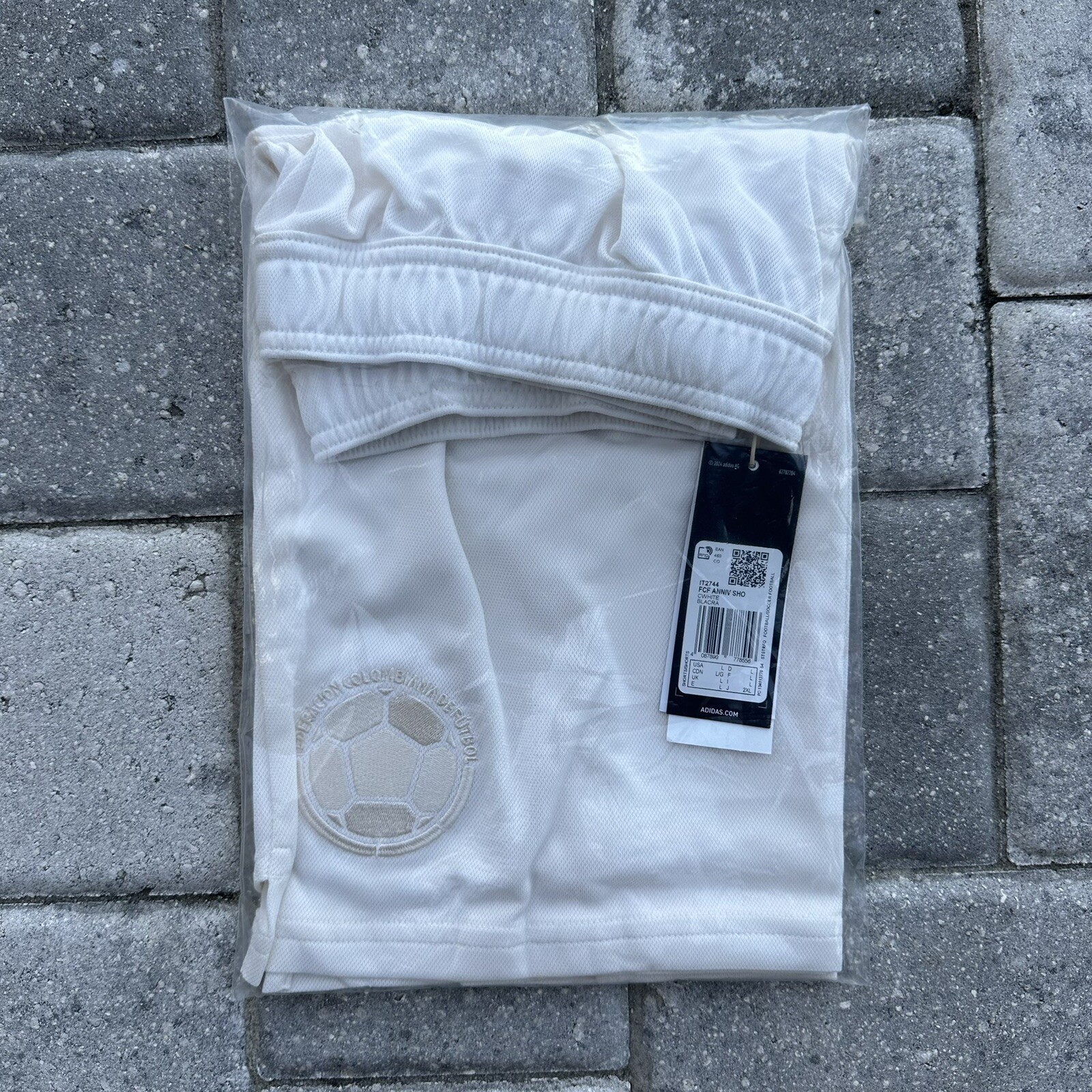 Adidas Colombia 100th Anniversary Football Cream Shorts Sz Large 100% Authentic Adidas Colombia 100th Anniversary Football Cream Shorts Sz Large 100% Authentic