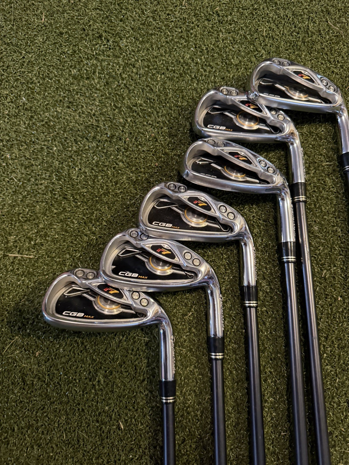 TaylorMade R7 CGB Max Iron Set 4, 6-9, pw Reg Flex Graphite Shafts RH