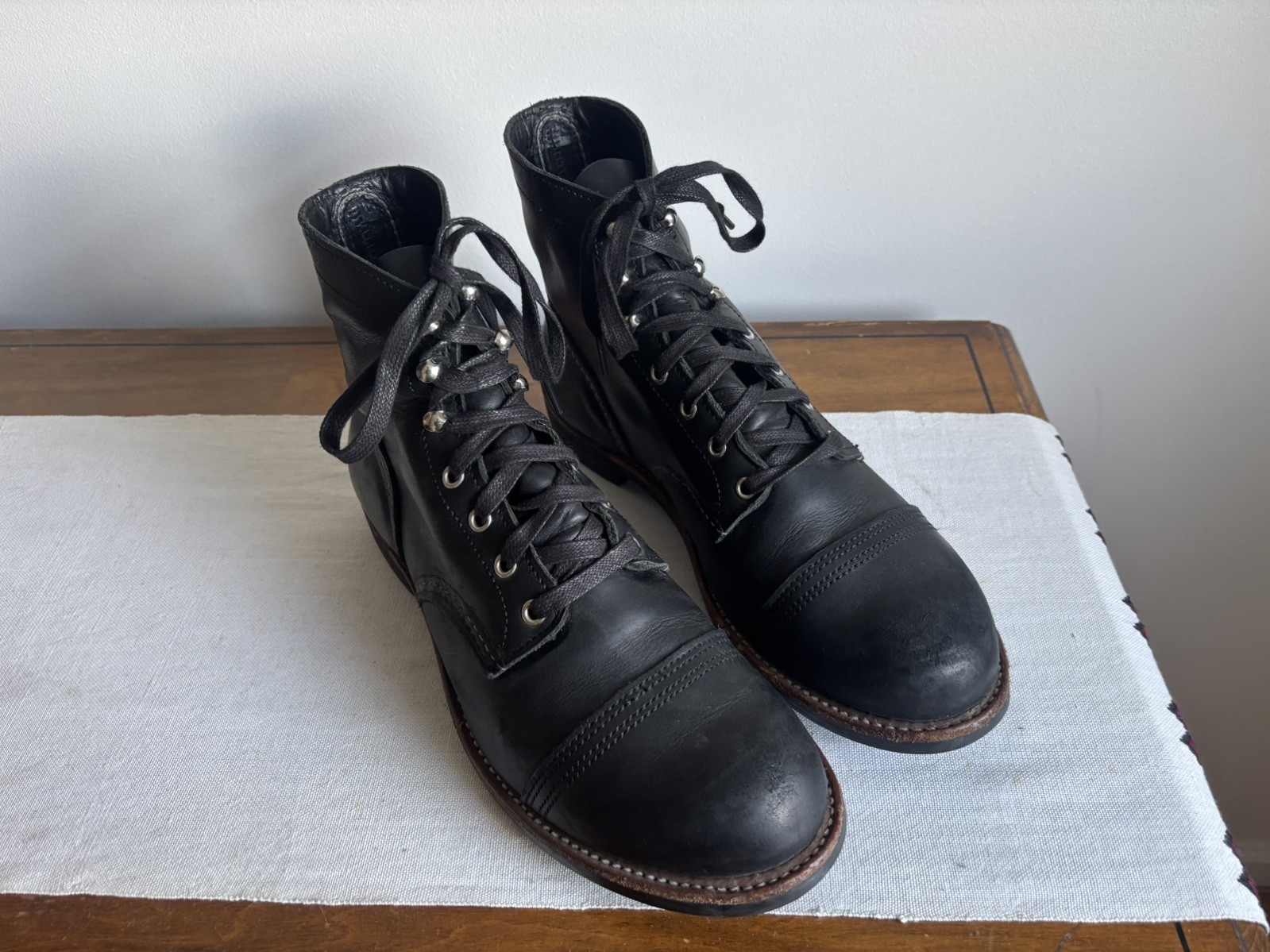 Red Wing Iron Ranger Black 8084 10 US mens with shoe trees