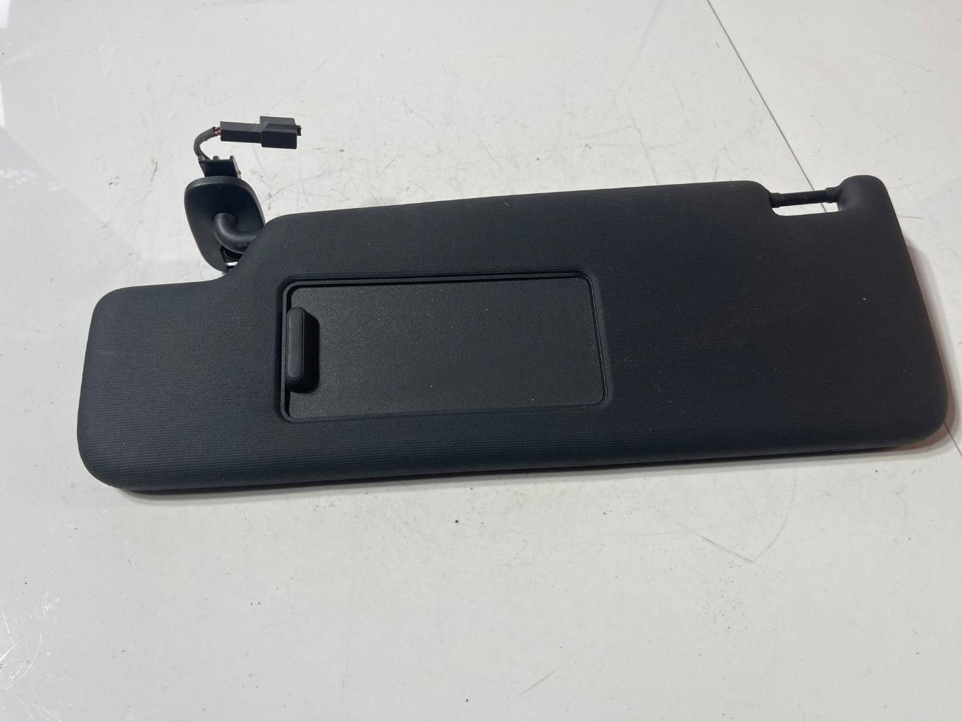 2006-2015 VOLKSWAGEN EOS LEFT SIDE SUN VISOR 1Q0857551 2006-2015 VOLKSWAGEN EOS LEFT SIDE SUN VISOR 1Q0857551