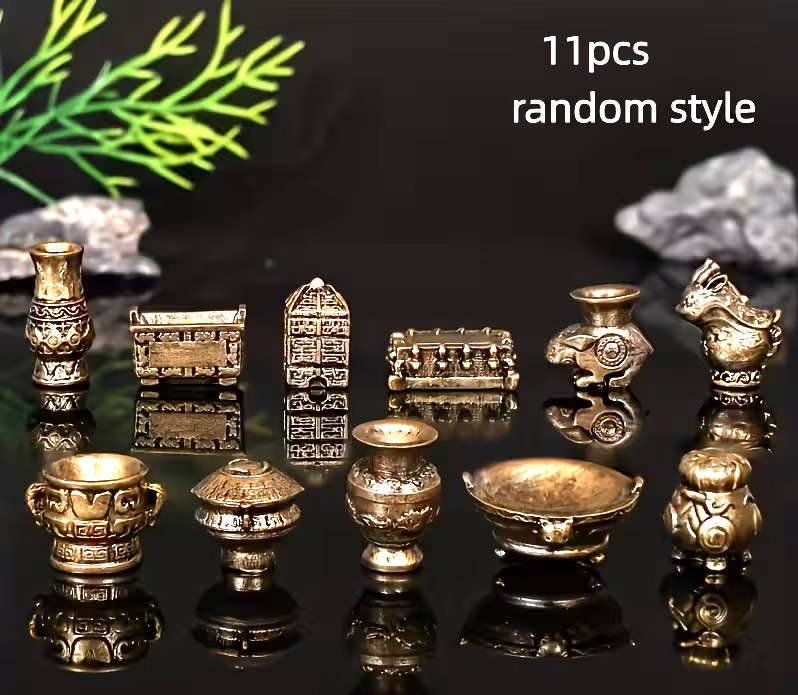 1:12 Dollhouse - 11 pieces bronze vases, etc - (lot 1311) 1:12 Dollhouse - 11 pieces bronze vases, etc - (lot 1311)