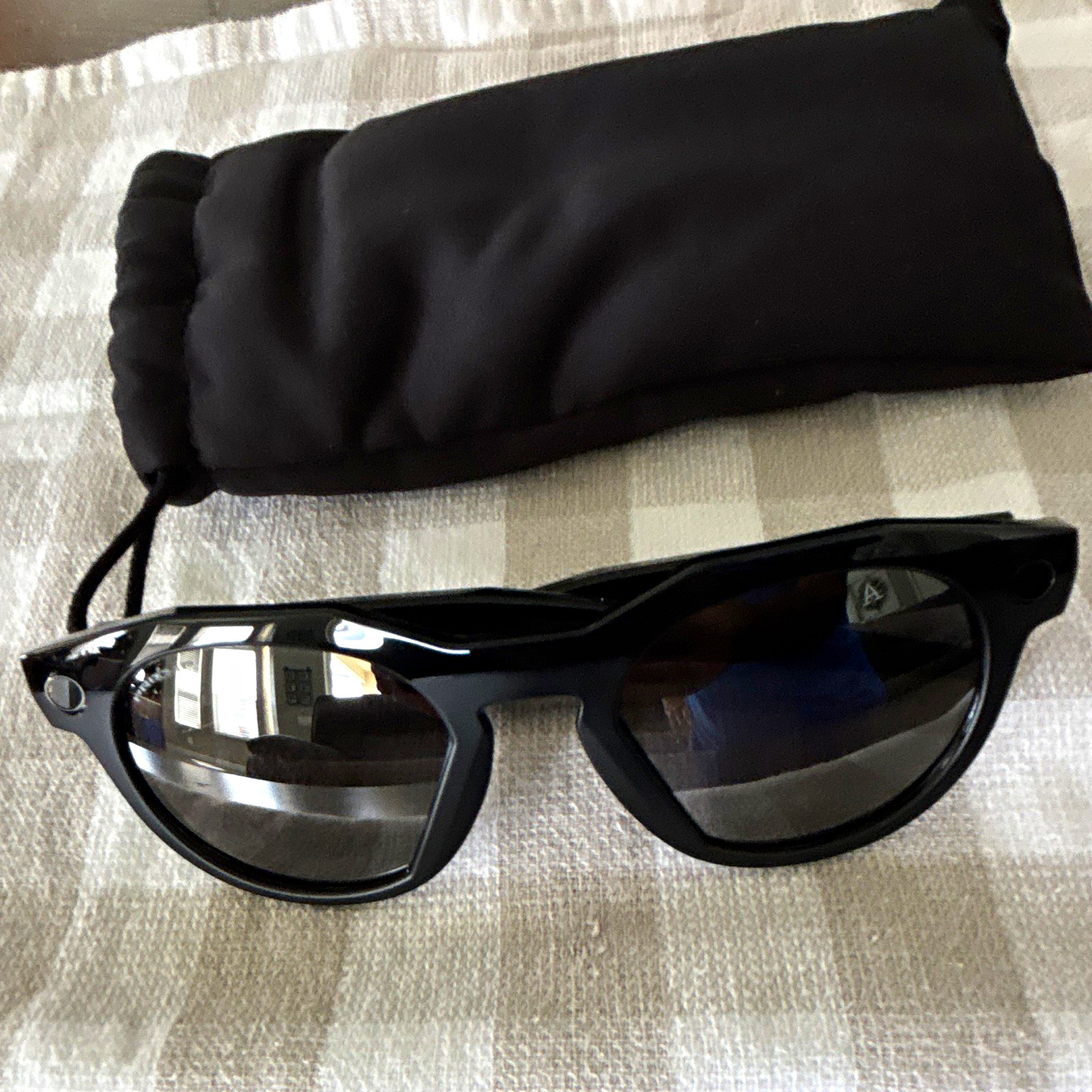 Oakley | Meta HSTN Smart Glasses Black w/ Case, Bluetooth Wi-Fi OW8002-0357 Oakley | Meta HSTN Smart Glasses Black w/ Case, Bluetooth Wi-Fi OW8002-0357
