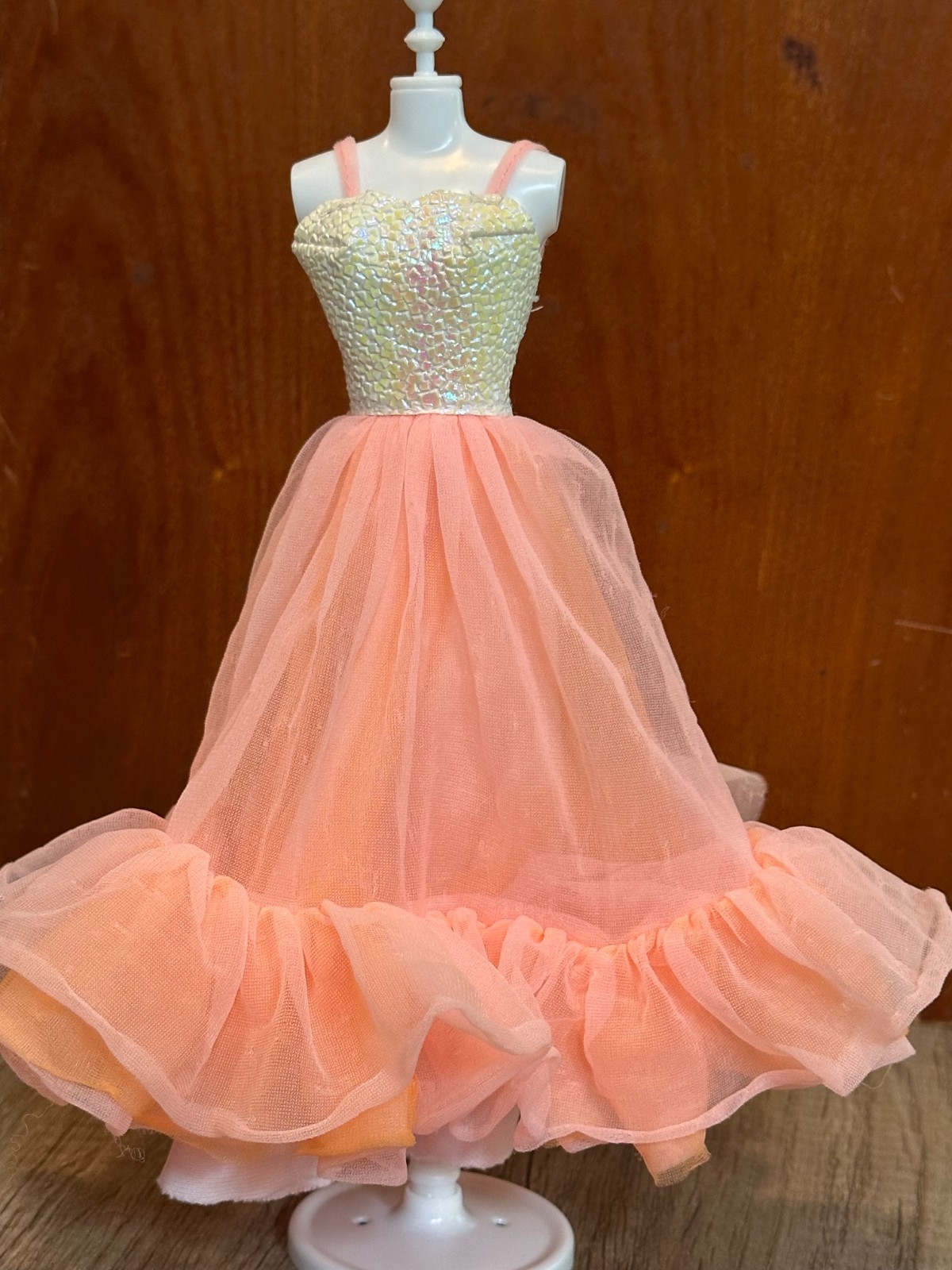 *VINTAGE BARBIE 1984 PEACHES \'N CREAM #7926 GOWN - GOOD CONDITION *VINTAGE BARBIE 1984 PEACHES \'N CREAM #7926 GOWN - GOOD CONDITION