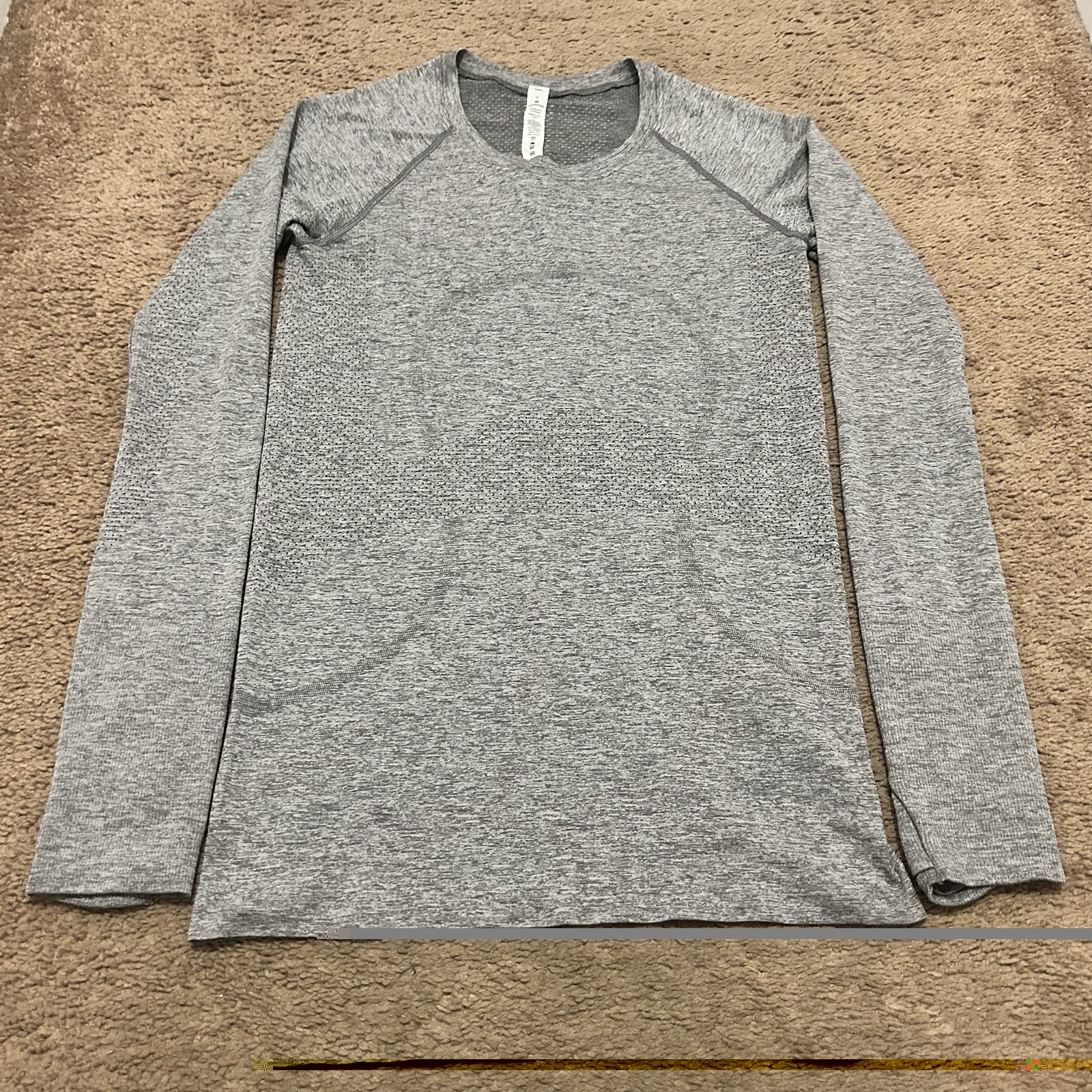 Lululemon Swiftly Tech Long Sleeve Women’s Size 6 Hesrhered Gray Lululemon Swiftly Tech Long Sleeve Women’s Size 6 Hesrhered Gray