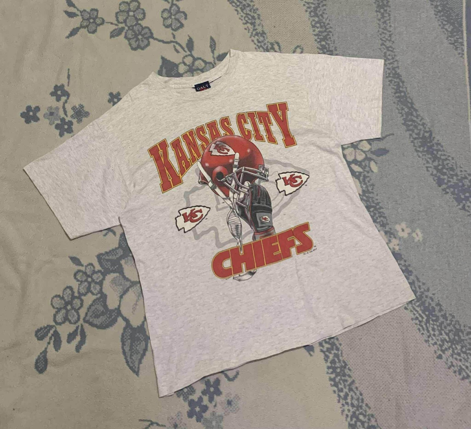 Vtg Kansas City Chiefs NFL Hellmet Rare Design 90s T shirt Champions HN8541