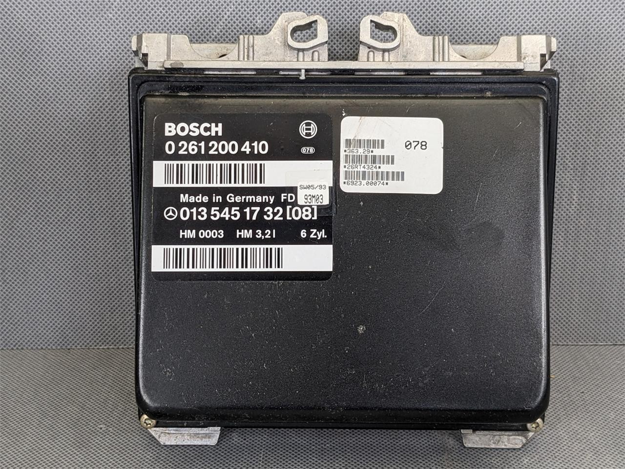 OEM 1993-1995 Mercedes W124 Engine Control Module ECM ECU 0261200410 0135451732