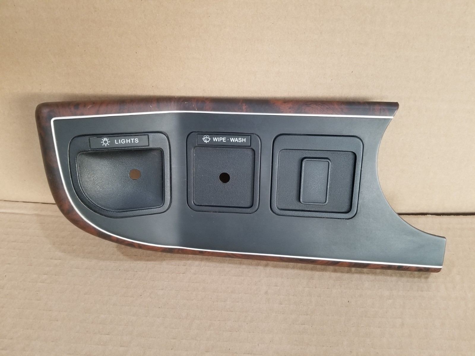 87-91 Ford Pickup Truck XLT Lariat Woodgrain Left Side Dash Bezel 87-91 Ford Pickup Truck XLT Lariat Woodgrain Left Side Dash Bezel