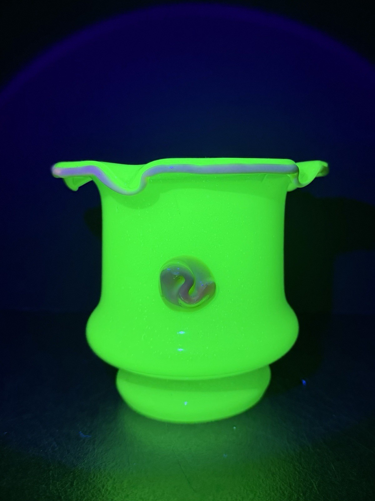 HTF VINTAGE KRALIK GLASS URANIUM TANGO LIME OPALINE VASE W/YELLOW ACCENTS & RIM