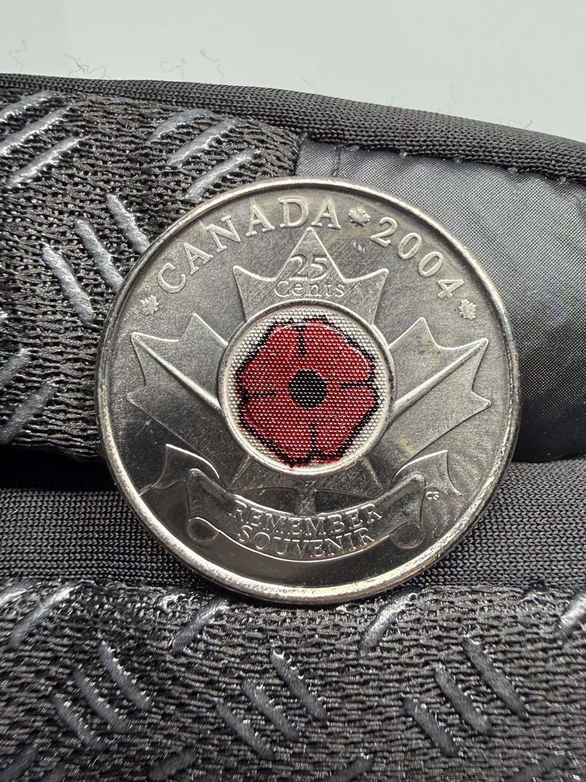 Canada 25 Cents 2004 Remembrance Day Poppy Colorized Quarter BU From Mint Roll