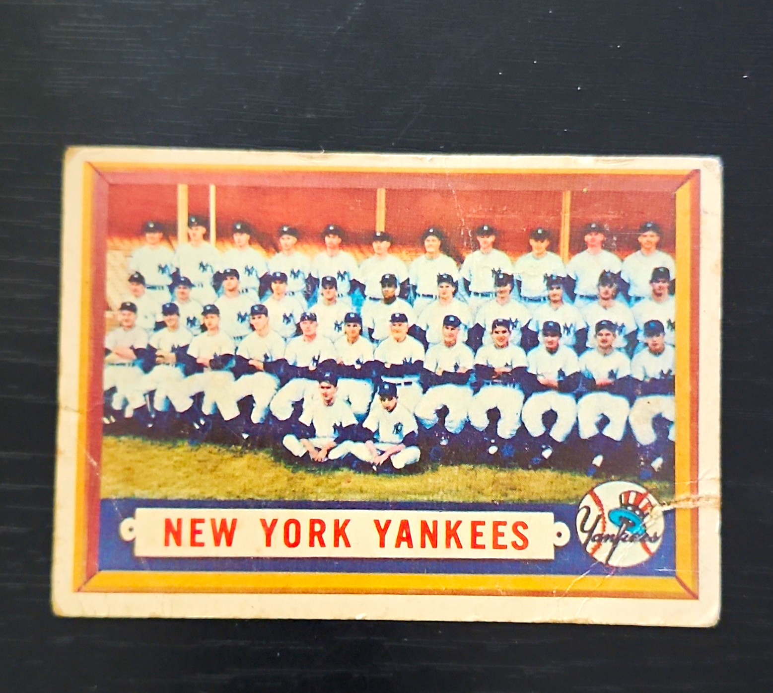 Topps 1957 Topps Base Set Team Card #97 New York Yankees Baseball Card Topps 1957 Topps Base Set Team Card #97 New York Yankees Baseball Card