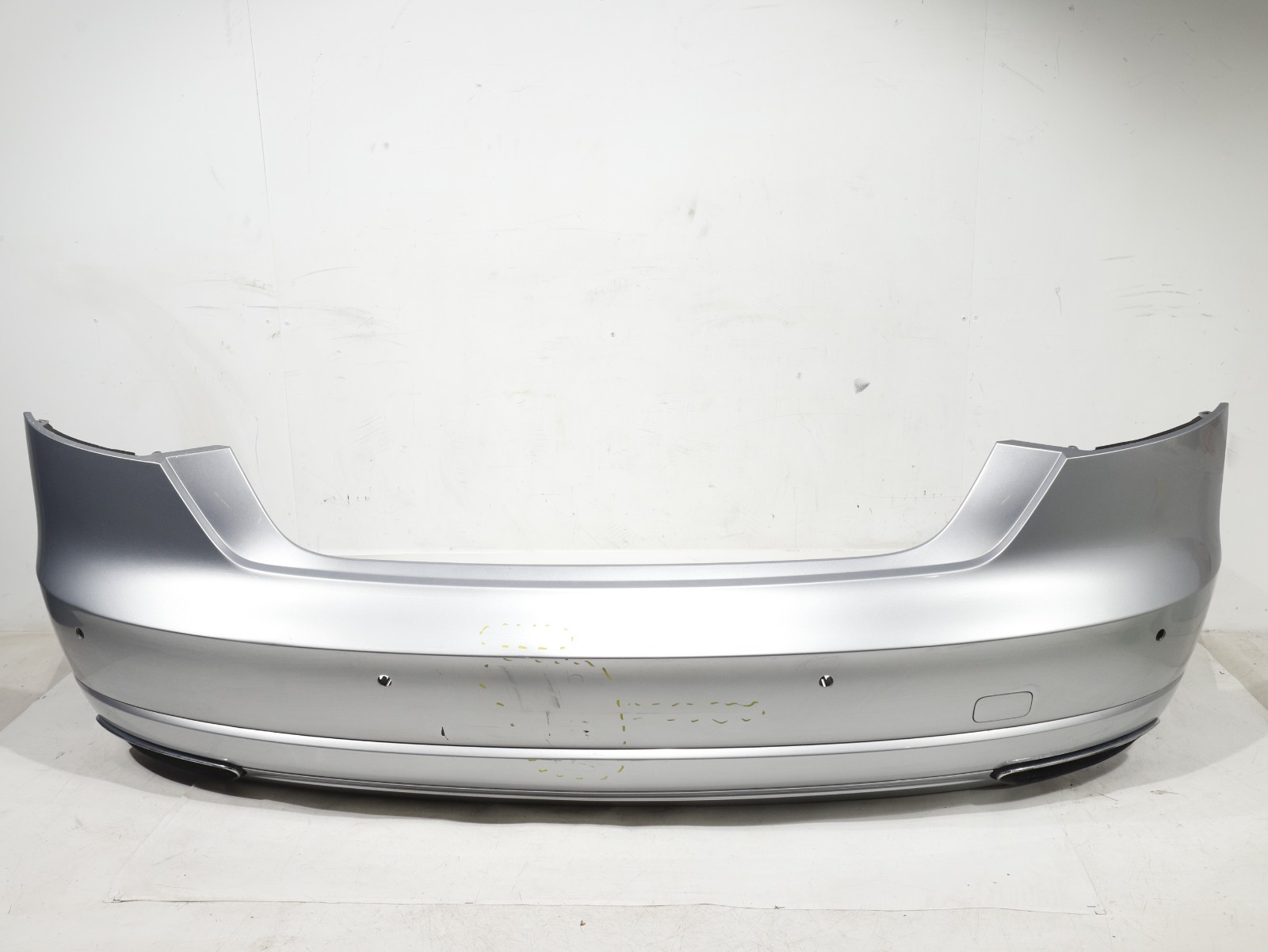 2015-2018 Audi A8L Quattro D4 Facelift Rear Bumper Cover Assembly Silver OEM 2015-2018 Audi A8L Quattro D4 Facelift Rear Bumper Cover Assembly Silver OEM