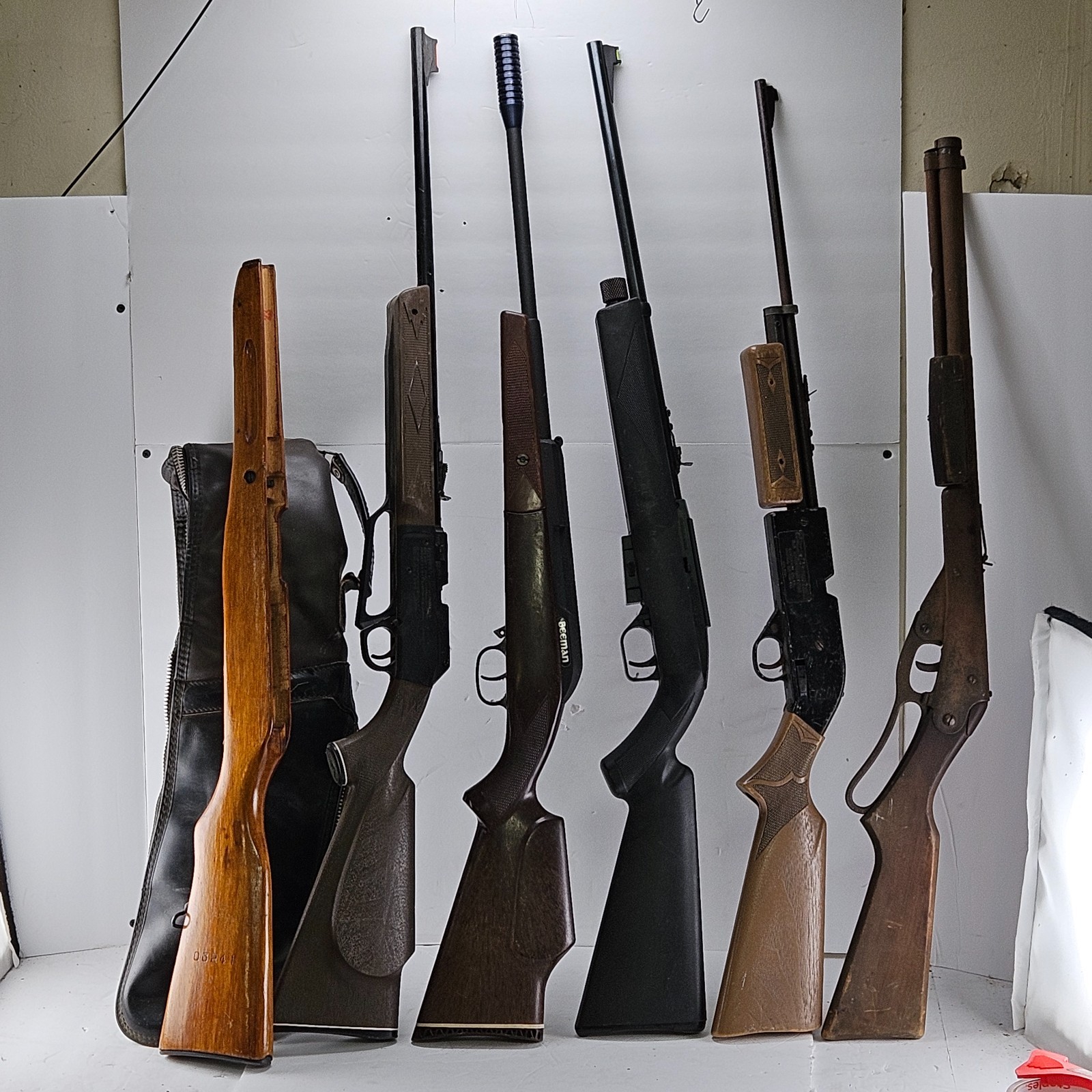 Vintage Air Rifle Lot: Rare Daisy No. 108 Model 39, Crosman 760, Beeman & Case