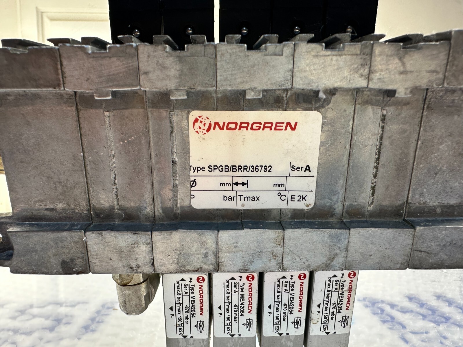 NORGREN SPGB/BRR/36792 MANIFOLD NORGREN SPGB/BRR/36792 MANIFOLD