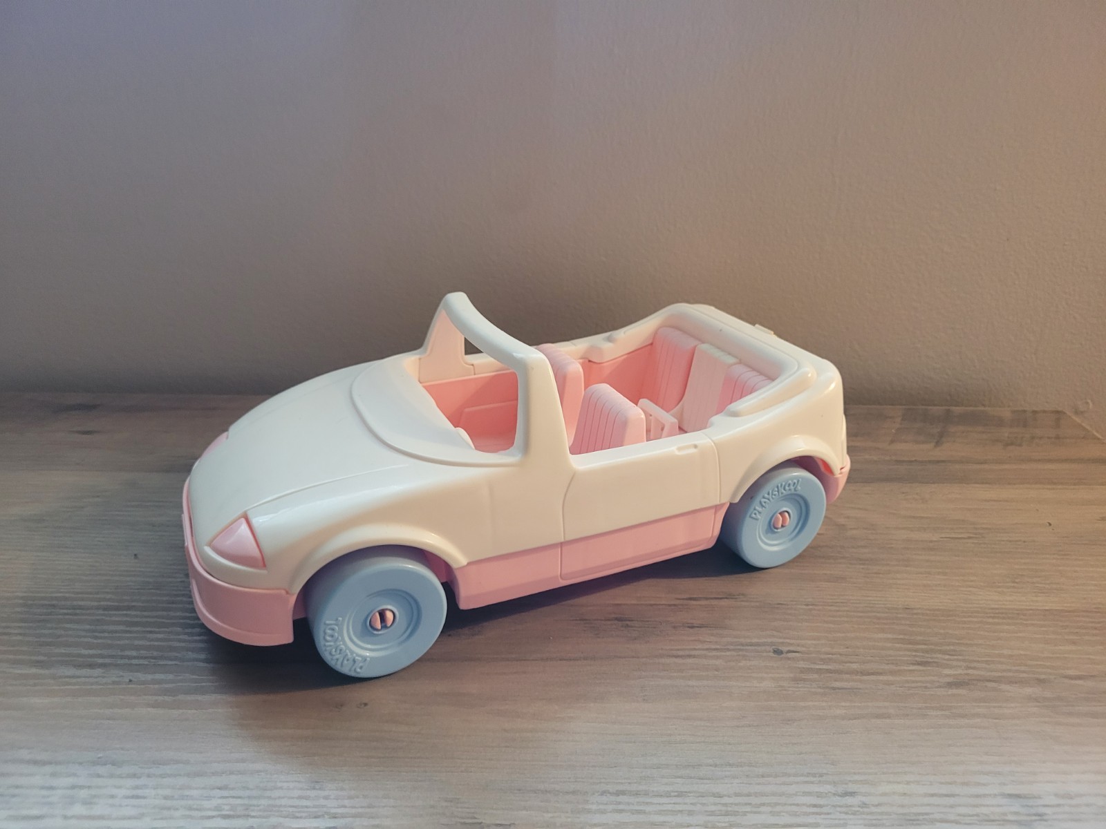 VTG 1992 Playskool Family Loving Dollhouse Pink & White Convertible Car Vehicle VTG 1992 Playskool Family Loving Dollhouse Pink & White Convertible Car Vehicle