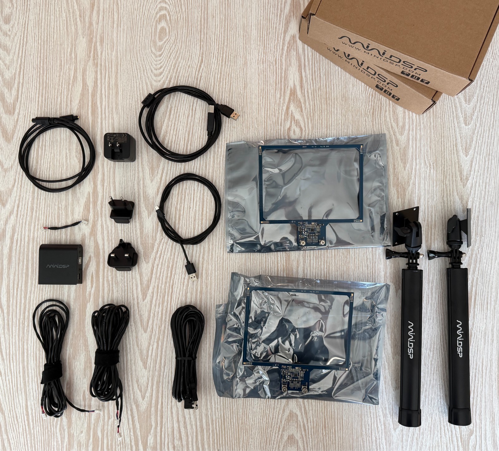 miniDSP UMIK-X Multichannel Measurement System + 2x UMA-4 Mic Arrays & Stands