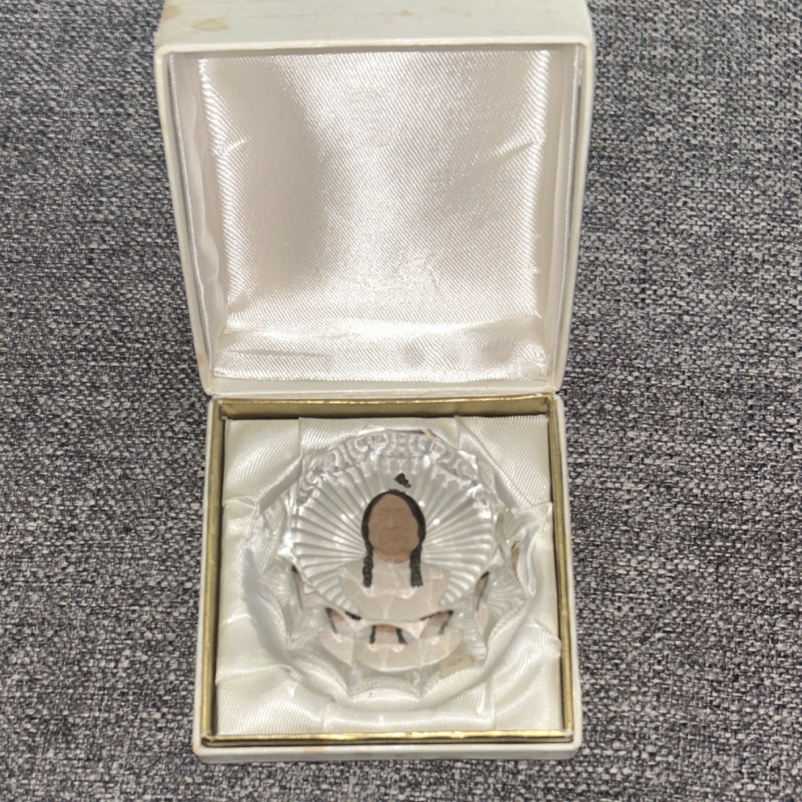 Vintage Cristal D’Albret G. Poillerat Chief Sitting Bull Paperweight w/ Box Vintage Cristal D’Albret G. Poillerat Chief Sitting Bull Paperweight w/ Box