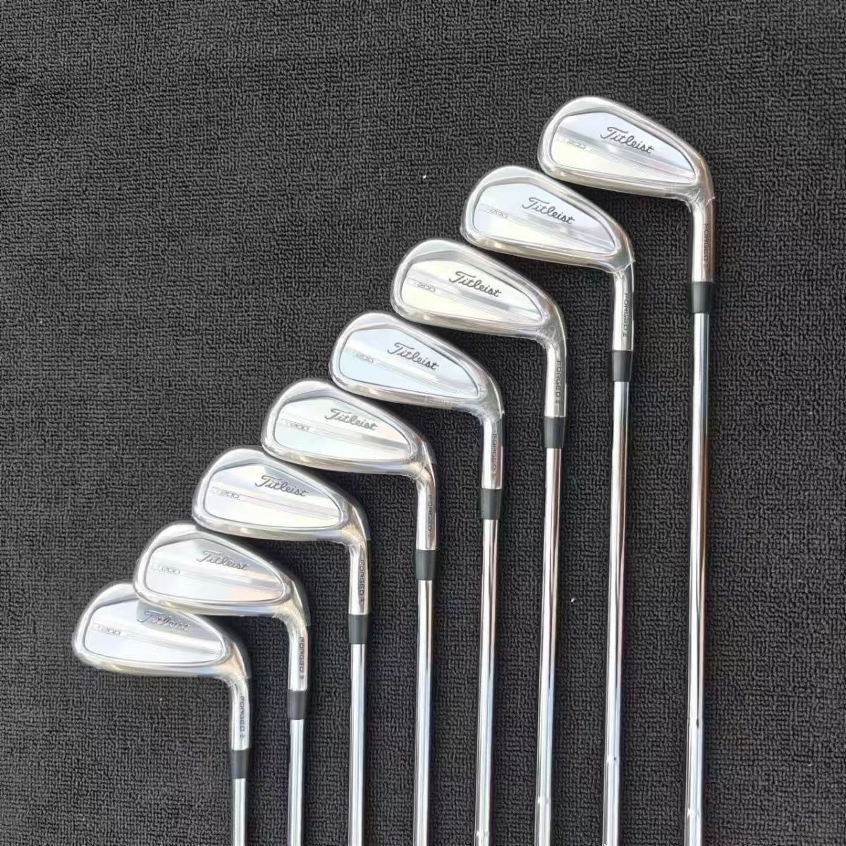 *NEW* Titleist T200 Forged 4 Iron RH Right hand Iron Set 4-9 *NEW* Titleist T200 Forged 4 Iron RH Right hand Iron Set 4-9