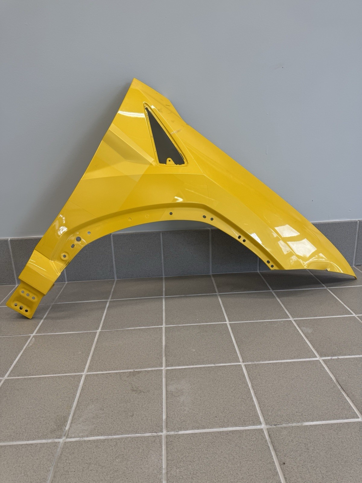 LAMBORGHINI URUS FENDER RIGHT PASSENGER 2019-2022 2023 2024 4ML821106A DAMGED LAMBORGHINI URUS FENDER RIGHT PASSENGER 2019-2022 2023 2024 4ML821106A DAMGED